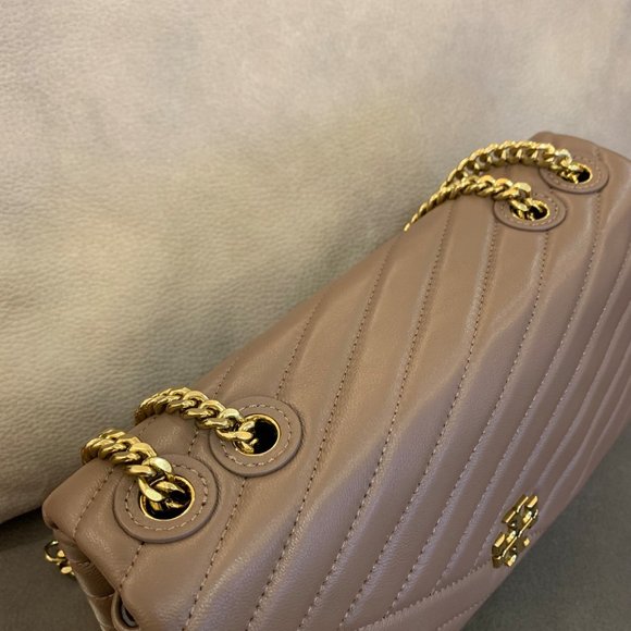 TORY BURCH Kira Chevron Convertible Shoulder Bag - Picture 4 of 9